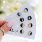 Mini dvobarvni uhani Nikita