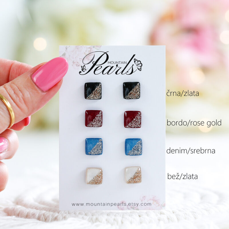 mali kvadratni uhani z bleščicami v različnih barvah