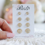 Mini zlati bež uhani - slika 2