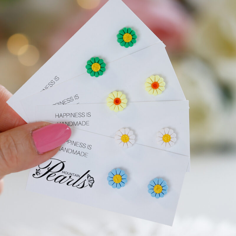 Pomladne rožice – mini uhani iz polimerne gline 2