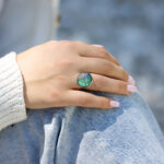 Prstan Soča zelen - prikaz na roki