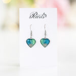 Viseči uhani Soča srčki – ročno izdelani, modro zeleni (2)